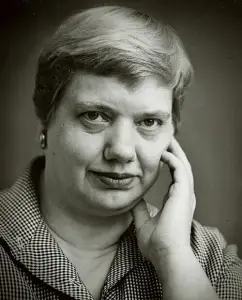 Who was sculptor Leona Evelyn Raymond?