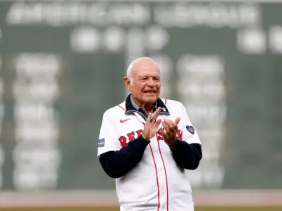 Here’s the call: Style, subtlety will keep fans listening to baseball announcers