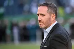 Reviewing the abnormal number of trades Howie Roseman makes with the Texans