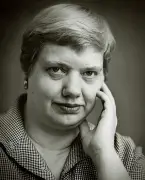 Who was sculptor Leona Evelyn Raymond?