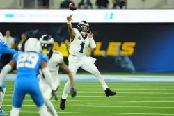 Handing out 10 awards from the Eagles-Chargers game