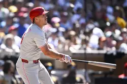 J.T. Realmuto is scorching hot, giving Phils long-awaited cleanup hitter