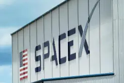 SpaceX spends $17 billion to acquire spectrum licenses from Englewood-based EchoStar
