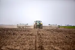 Seeking answers to a cancer crisis in Iowa, researchers question if agriculture is to blame
