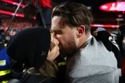 Taylor Swift, Travis Kelce announce engagement on Instagram